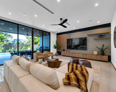 727 Ne 17th Way - Photo Thumbnail 49