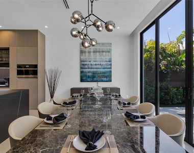727 Ne 17th Way - Photo Thumbnail 39