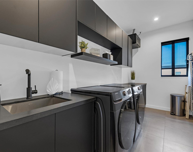 727 Ne 17th Way - Photo Thumbnail 23