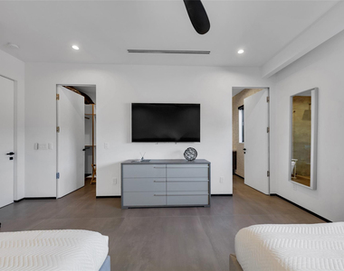 727 Ne 17th Way - Photo Thumbnail 66