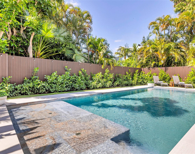 727 Ne 17th Way - Photo Thumbnail 21