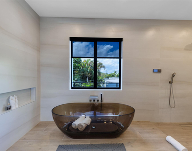 727 Ne 17th Way - Photo Thumbnail 69