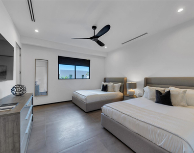 727 Ne 17th Way - Photo Thumbnail 95