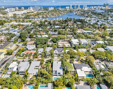 727 Ne 17th Way - Photo Thumbnail 11