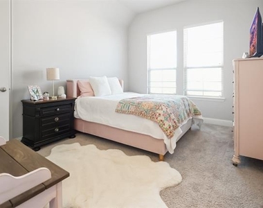 209 Chesapeake Drive - Photo Thumbnail 8