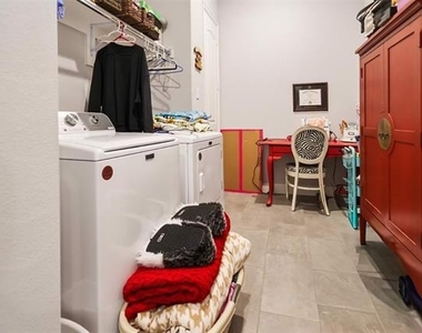209 Chesapeake Drive - Photo Thumbnail 7