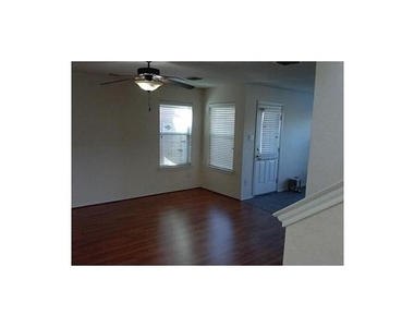 616 Fleming Street - Photo Thumbnail 3