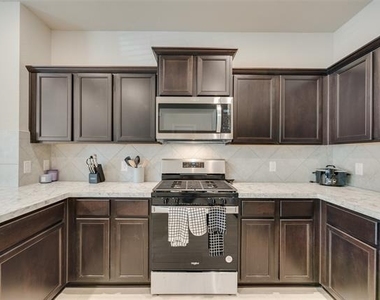 3028 Willow Wood Court - Photo Thumbnail 10
