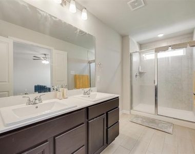 3028 Willow Wood Court - Photo Thumbnail 23