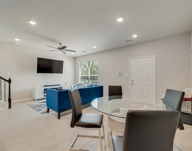 3028 Willow Wood Court - Photo Thumbnail 5