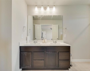 3028 Willow Wood Court - Photo Thumbnail 22