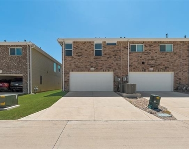 3028 Willow Wood Court - Photo Thumbnail 24