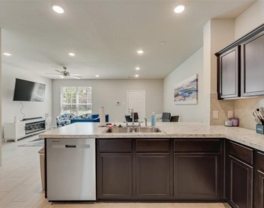 3028 Willow Wood Court - Photo Thumbnail 9
