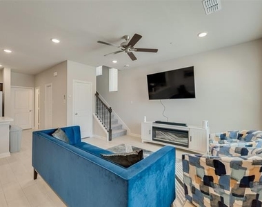 3028 Willow Wood Court - Photo Thumbnail 2