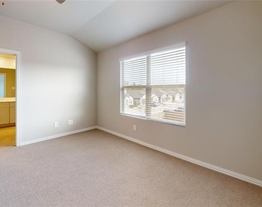 2102 Dunbar Drive - Photo Thumbnail 25