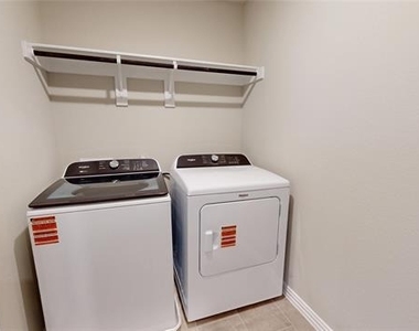 2102 Dunbar Drive - Photo Thumbnail 16