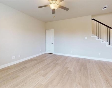 2102 Dunbar Drive - Photo Thumbnail 37