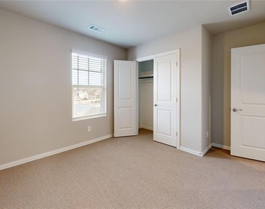 2102 Dunbar Drive - Photo Thumbnail 27
