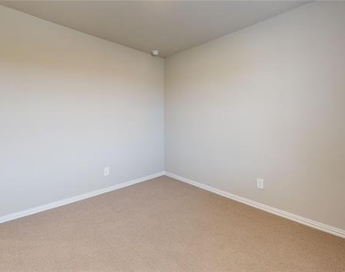 2102 Dunbar Drive - Photo Thumbnail 28