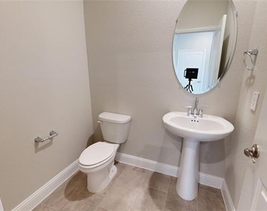 2102 Dunbar Drive - Photo Thumbnail 7