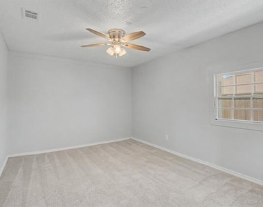 114 Prairie Creek Circle - Photo Thumbnail 15