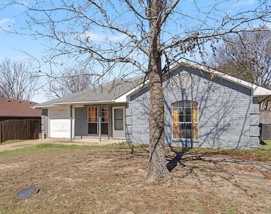 114 Prairie Creek Circle - Photo Thumbnail 1