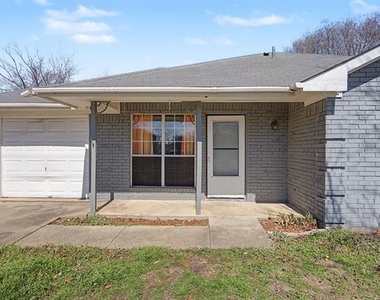 114 Prairie Creek Circle - Photo Thumbnail 3