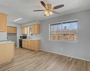 114 Prairie Creek Circle - Photo Thumbnail 9