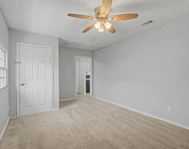114 Prairie Creek Circle - Photo Thumbnail 17