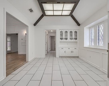 9922 Hickory Crossing - Photo Thumbnail 11