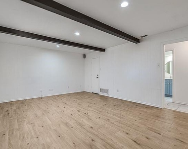 9922 Hickory Crossing - Photo Thumbnail 24
