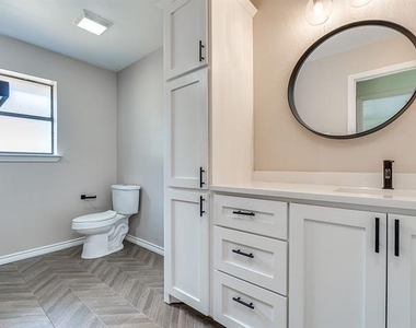9922 Hickory Crossing - Photo Thumbnail 17