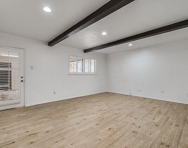 9922 Hickory Crossing - Photo Thumbnail 22