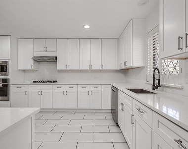 9922 Hickory Crossing - Photo Thumbnail 15