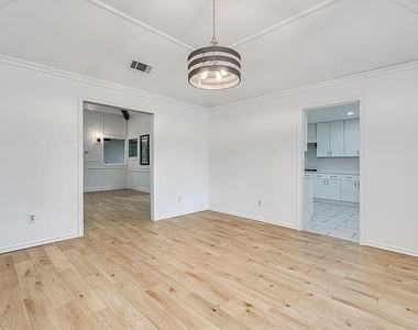 9922 Hickory Crossing - Photo Thumbnail 13
