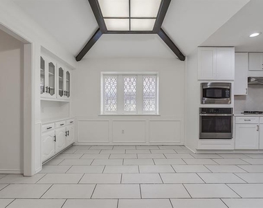 9922 Hickory Crossing - Photo Thumbnail 18