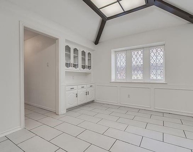9922 Hickory Crossing - Photo Thumbnail 23