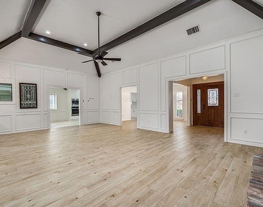 9922 Hickory Crossing - Photo Thumbnail 3