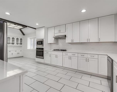9922 Hickory Crossing - Photo Thumbnail 20