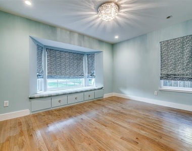 5908 Melshire Drive - Photo Thumbnail 7