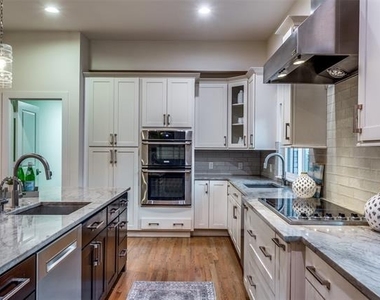 5908 Melshire Drive - Photo Thumbnail 18