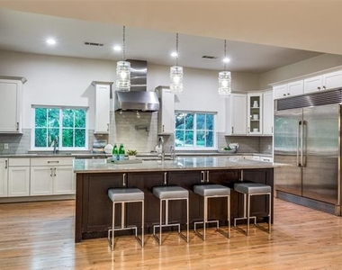 5908 Melshire Drive - Photo Thumbnail 16