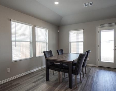 775 Moonlight Place - Photo Thumbnail 11