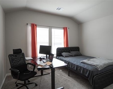 775 Moonlight Place - Photo Thumbnail 21