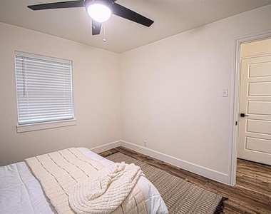 551 E Burks Street - Photo Thumbnail 20