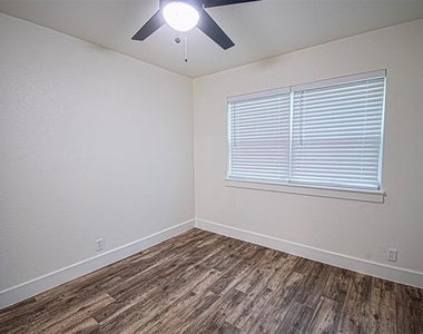 551 E Burks Street - Photo Thumbnail 26