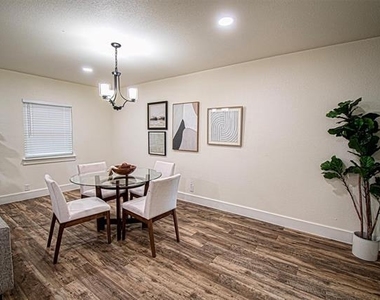 551 E Burks Street - Photo Thumbnail 9