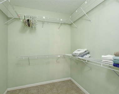 3102 Portofino Point - Photo Thumbnail 17