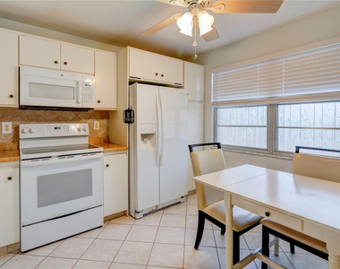 3102 Portofino Point - Photo Thumbnail 2