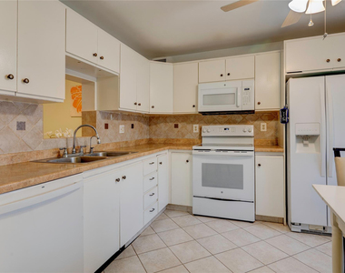 3102 Portofino Point - Photo Thumbnail 6